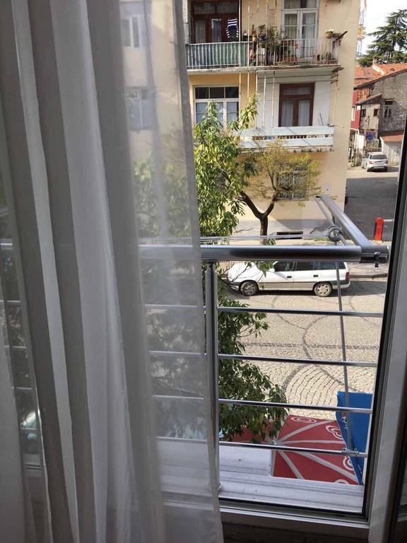 Nina'S Apartment On Gorgasali Batumi Zewnętrze zdjęcie